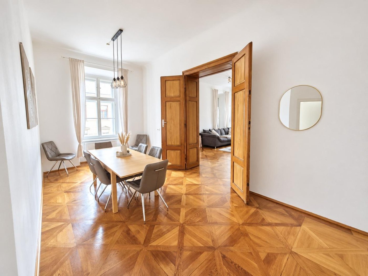 Wunderschöne gepflegte Altbau-Wohnung im Grazer Univiertel